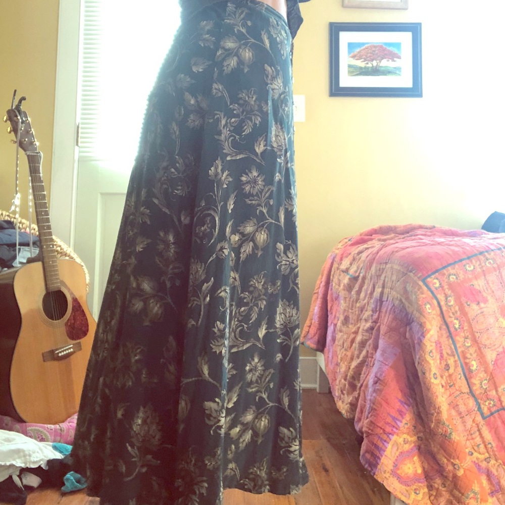 Vintage Floral High Wasted Shirt
